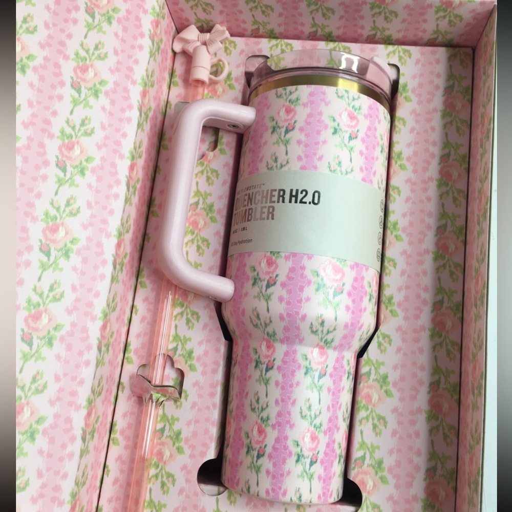 Stanley x LoveShackFancy Quencher 40 OZ - Blooming Heirloom Pink - Picture 2 of 5